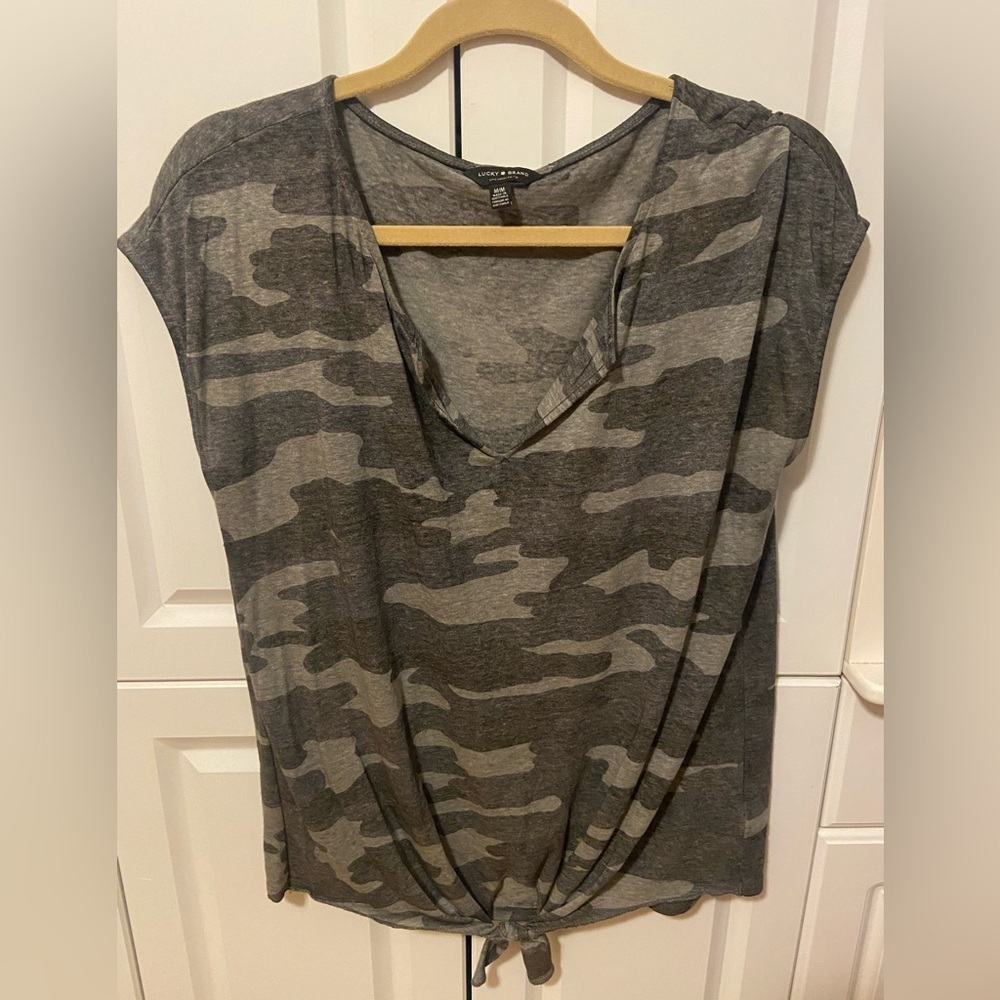 Lucky Brand Camo Tie-Front Top – Gray – Size M - Picture 2 of 5